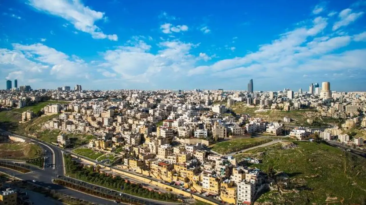 تقلبات جوية حادة.. تحذيرات من موجة غبار وضباب تضرب البلاد قبل رمضان